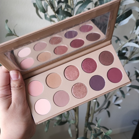 KKW Beauty Blossom Palette - Picture 1 of 12